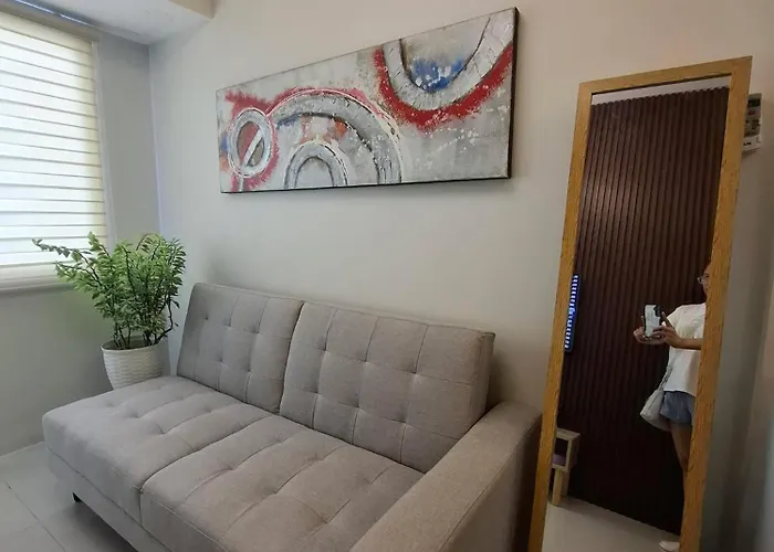 Stylish And Comfy Manila